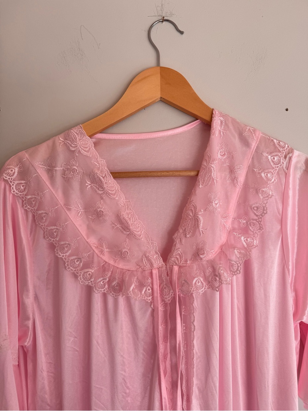 Vintage Pink Lace-Trim Satin Robe with Tie